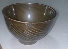 Bol à thé Matcha vert vintage à usage minimal, ancien pot de cérémonie japonais