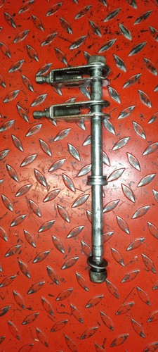 Axe roue arriere - axe,