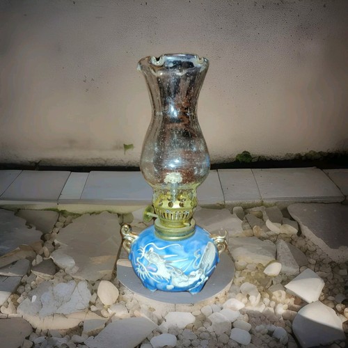 Lampe pétrole porcelaine - à,