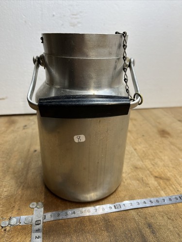 Ancien pot à - 8,