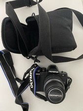 Olympus OM-D E-M10 Mark II + Objectif 14-42mm + accessoires + Boîte D’origine
