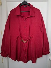 Tunique neuve taille 50-52 rouge déco dorée