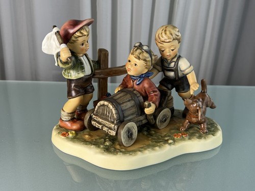 Figurine hummel 2121 - course, de