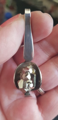 Curieux pendentif où attache - pendentif,