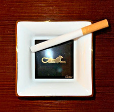 Cendrier carré en porcelaine