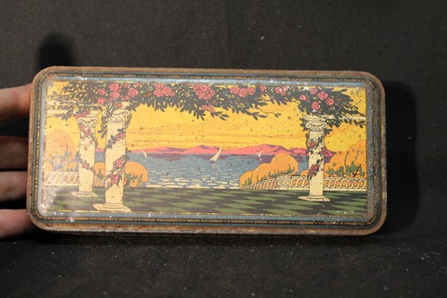 Ancienne boite tôle - boite,