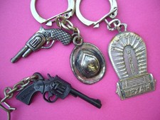 Porte clés -Lot  COW BOY  WESTERN - Pistolets  Chapeau   Chariot Bâche TEXAIR