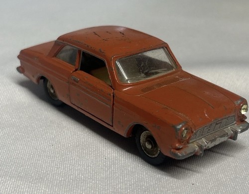 Véhicule voiture dinky - c7,