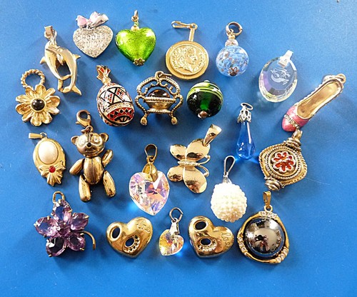 Lot bijoux pendentifs - lot,
