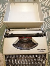 Machine à écrire Olympia 66