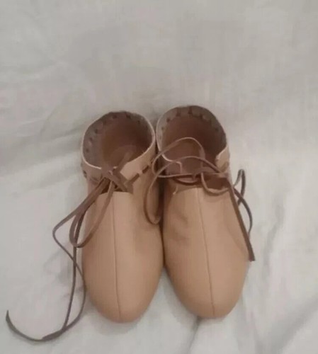 Chaussures médiévales - , en