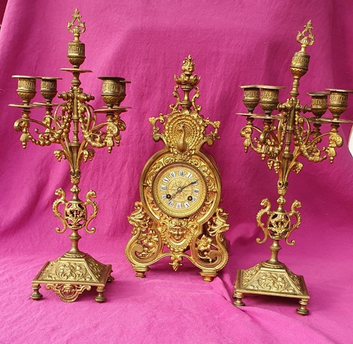 Magnifique garniture - , de