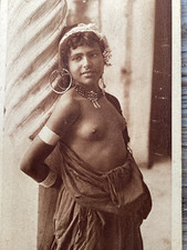 vintage jeune fille  nue mauresque bédouine. Bon état.