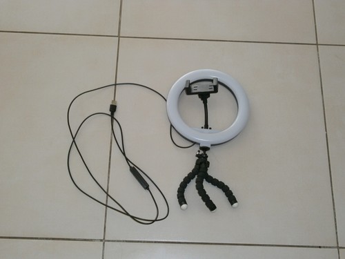 Ring light avec - light,