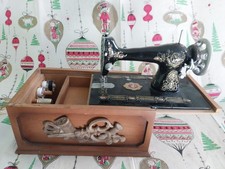 Couture/collectionjouet Boite de couture avec sa machine  à coudre
