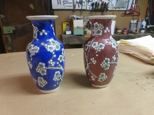 paire d'ancien petit vase  en céramique  décor fleuri