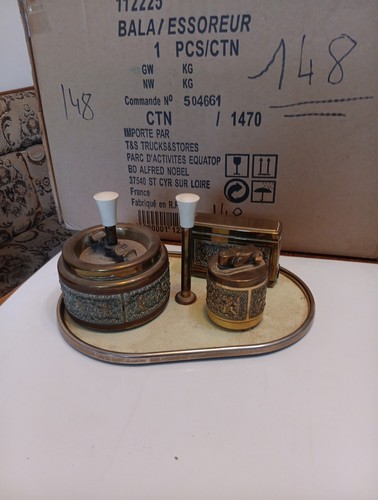 Briquet cendrier distributeur - briquet,
