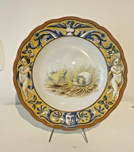 Rare assiette creuse - ,