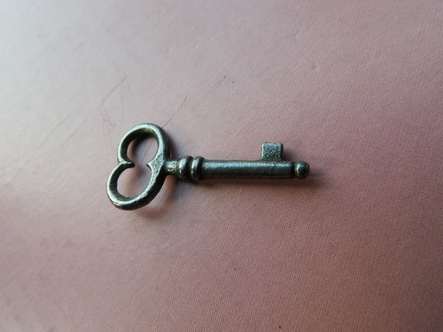 Ancienne clé clef key - ancienne, coffret