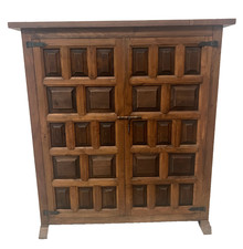 Meuble de style rennaissance a deux portes XX siècle