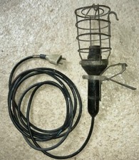 D2- Ancienne lampe baladeuse