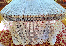 Dessus de lit  vintage en coton crocheté   - 230 cm+ 20 cm de franges  x 130 cm