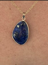 Collier doré en lapis lazuli naturelle fait main