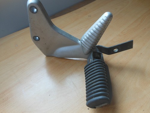 Platine repose pied passager - repose,