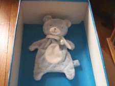 DOUDOU 3694 / PLAT OURS "TEX BABY" BLEU/BLANC - ECHARPE POIS....