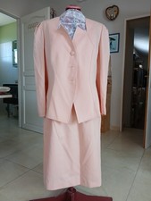 MAGNIFIQUE TAILLEUR  VESTE CEINTREE ET JUPE T44 (tour de taille 82 cm)