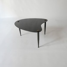 table d'appoint bout de canapé verre noir  forme libre 1950 1970s Guariche