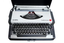 Machine à écrire manuelle