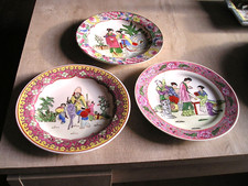 3 ASSIETTES-  décor compagnie