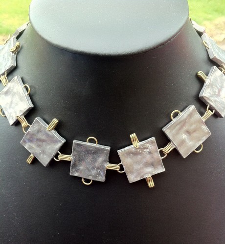 Biche bere collier - de,