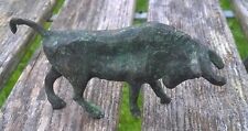 TAUREAU DE COMBAT EN BRONZE STATUE SCULPTURE ANIMALIERE BRONZE PATINE VERTE