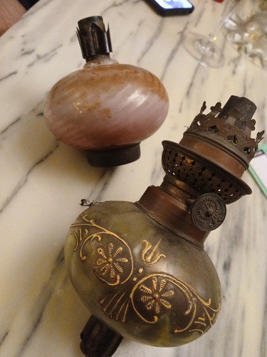 Lampes petrole anciennes - lampes,