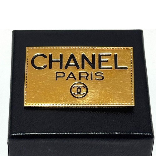 Broche plaque marque coco - marque, logo