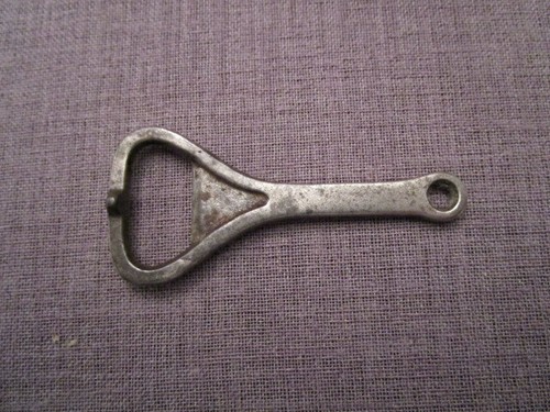 Décapsuleur ancien acier - en,