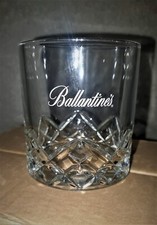 UN VERRE WHISKY BALLANTINE