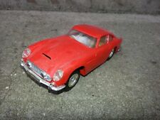 SLOT CAR auto de circuit Routier electrique  SCALEXTRIC ASTON MARTIN DB4
