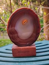 ANCIENNE MOITIÉ D'AGATE SUR