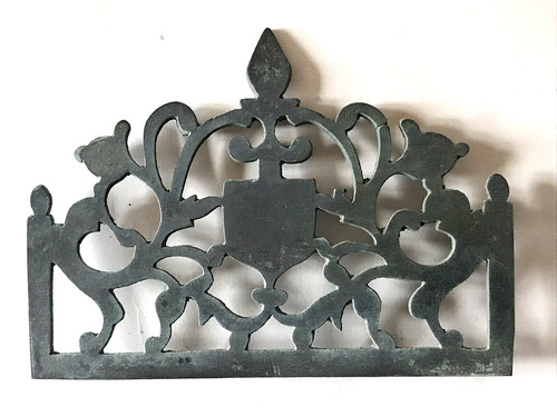 Fronton bronze lanterne