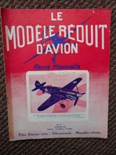LE MODELE REDUIT D'AVION AVEC