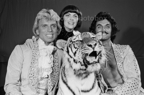 Mireille mathieu exclusive - -,