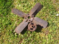 LOT DE DIVERSES PIECES RENAULT 4CV
