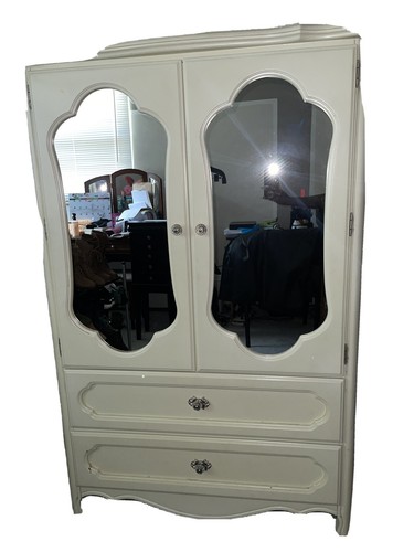 Armoire
