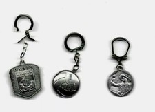 3 portes clefs métal argenté : vin francoeur , cafés nico coupe monde 66, vins e