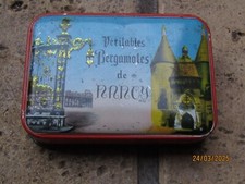 Ancienne boîte publicitaire