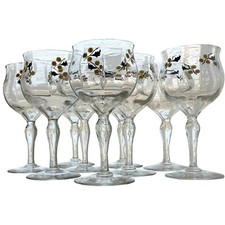 9 verres à vin à pied  en