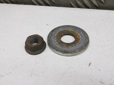 Tondeuse Bernard Loisirs 50B53HWDE - Ecrou et rondelle de fixation de roue avant